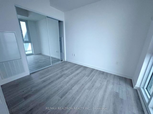 3517 - 230 Simcoe St
