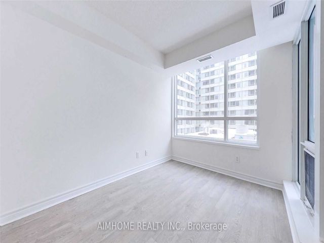 912 - 111 Elizabeth St
