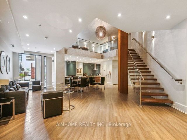 912 - 111 Elizabeth St