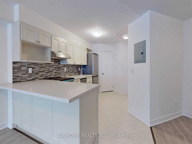 912 - 111 Elizabeth St