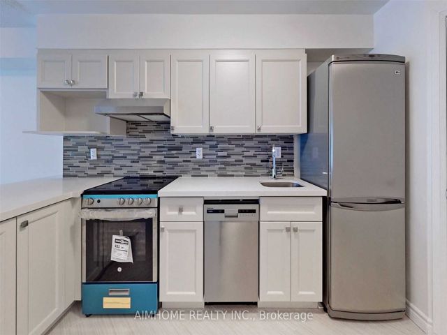 912 - 111 Elizabeth St