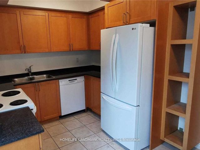 307 - 18 William Carson Cres