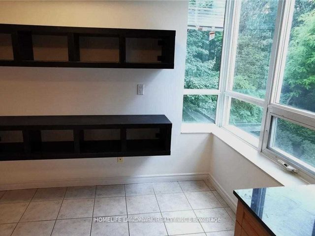 307 - 18 William Carson Cres