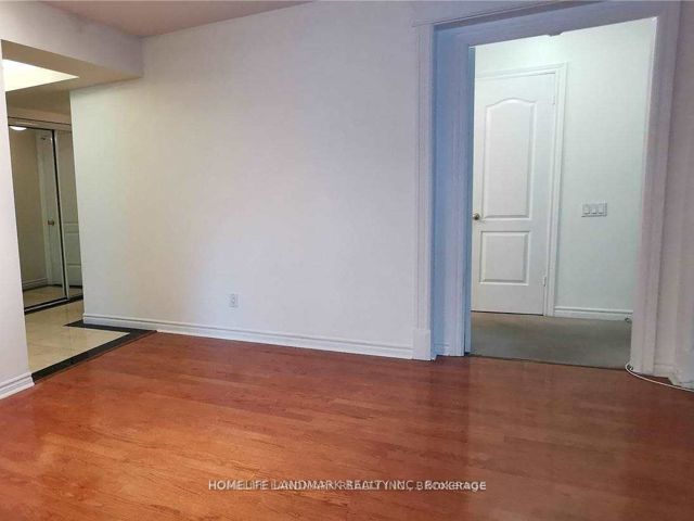 307 - 18 William Carson Cres