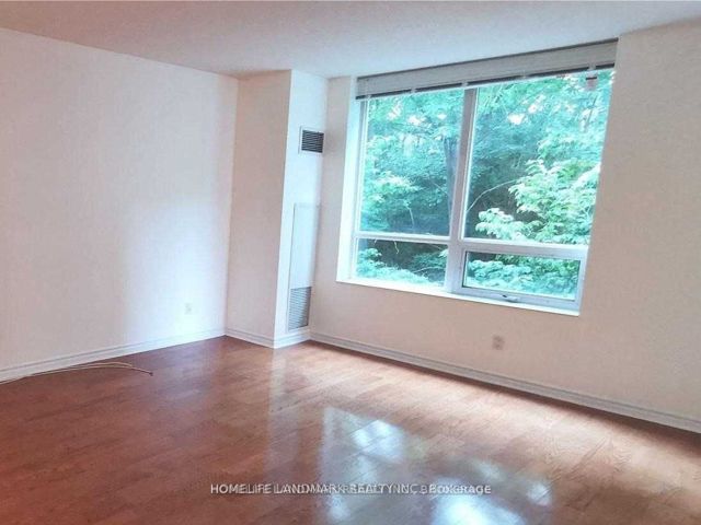 307 - 18 William Carson Cres