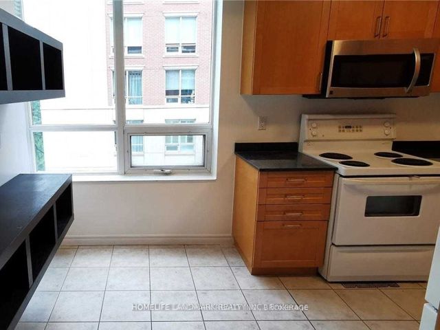 307 - 18 William Carson Cres