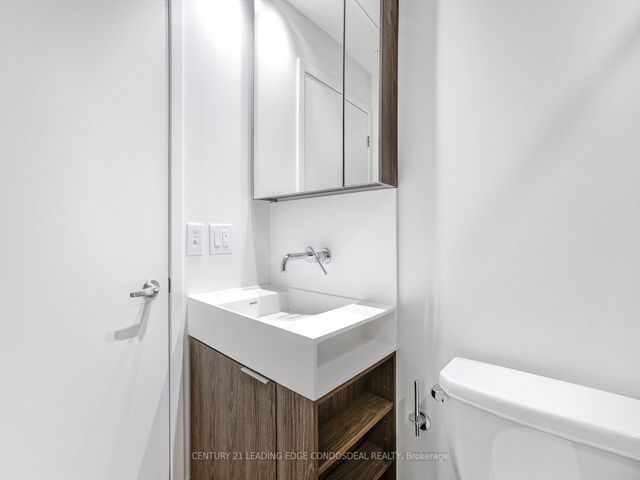 2911 - 15 Lower Jarvis St