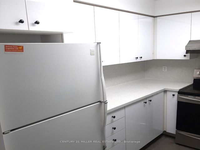 402 - 8 Pemberton Ave
