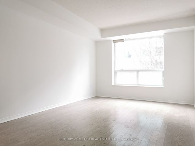 402 - 8 Pemberton Ave
