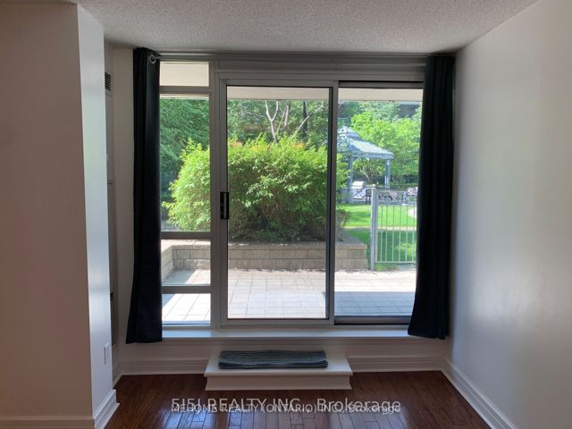 202 - 18 Harrison Garden Blvd