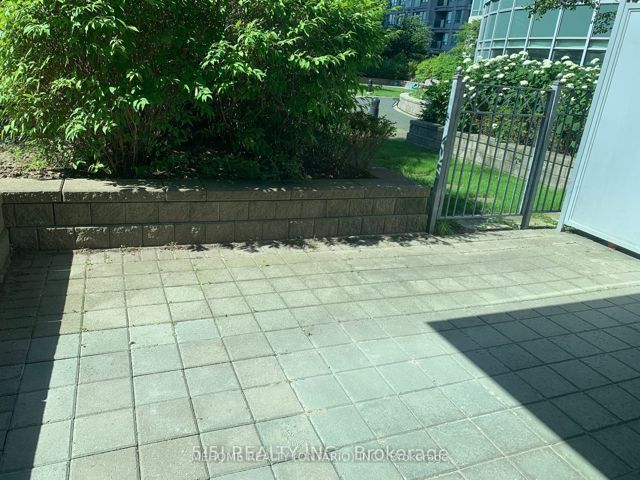 202 - 18 Harrison Garden Blvd