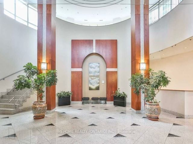 202 - 18 Harrison Garden Blvd