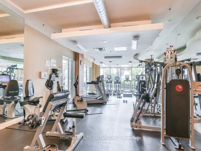 202 - 18 Harrison Garden Blvd
