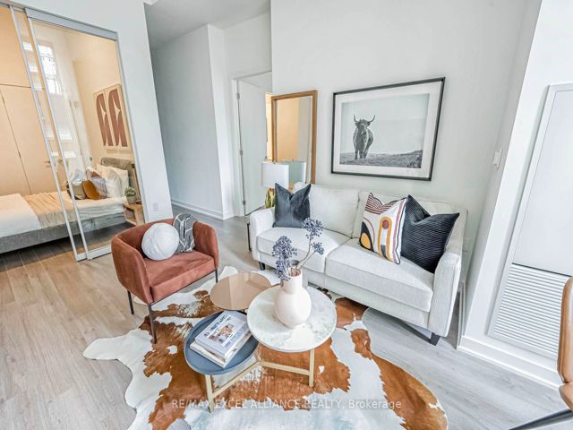 503 - 357 King St W