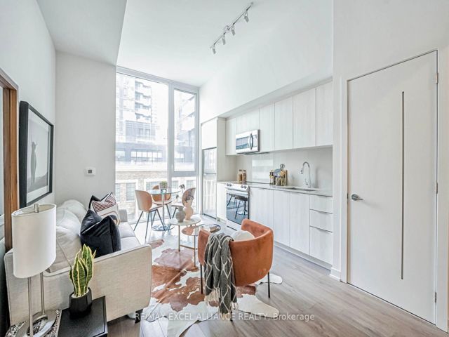 503 - 357 King St W
