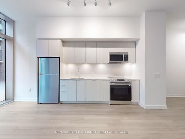 204 - 357 King St W