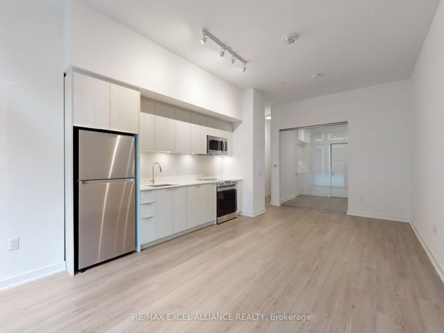 204 - 357 King St W