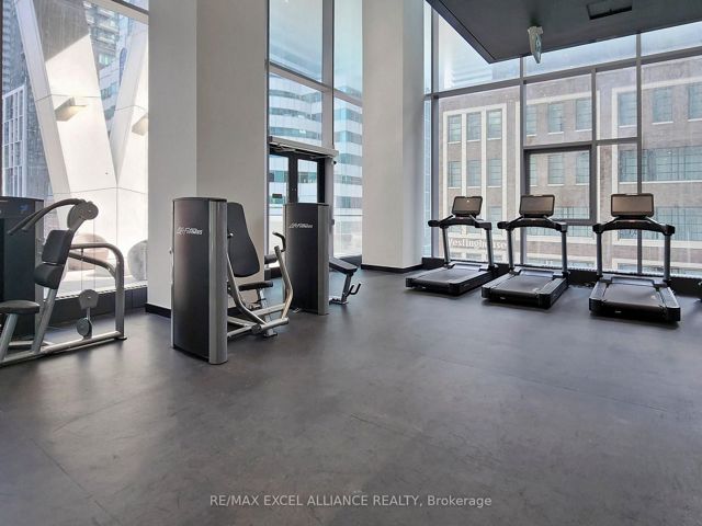 204 - 357 King St W