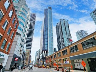 204 - 357 King St W
