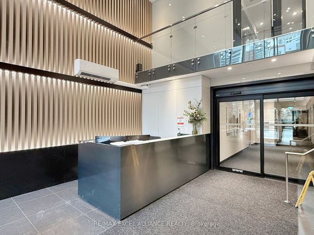 204 - 357 King St W