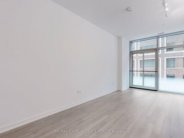 204 - 357 King St W