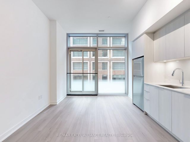 204 - 357 King St W