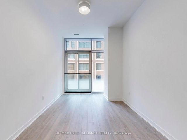 203 - 357 King St W