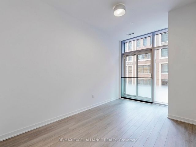 203 - 357 King St W