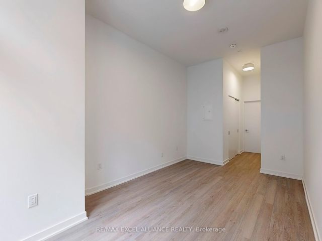 203 - 357 King St W