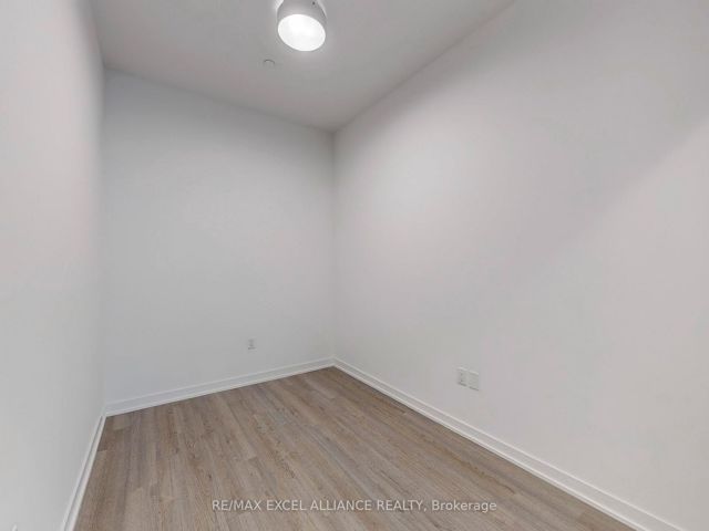 203 - 357 King St W