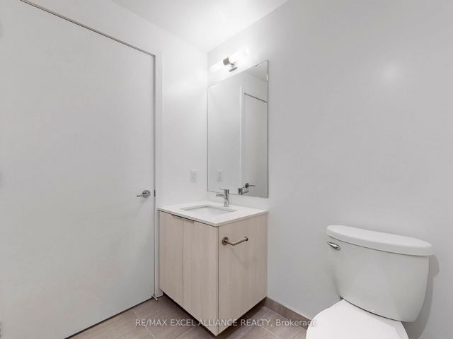 203 - 357 King St W