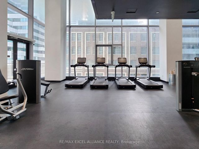 203 - 357 King St W
