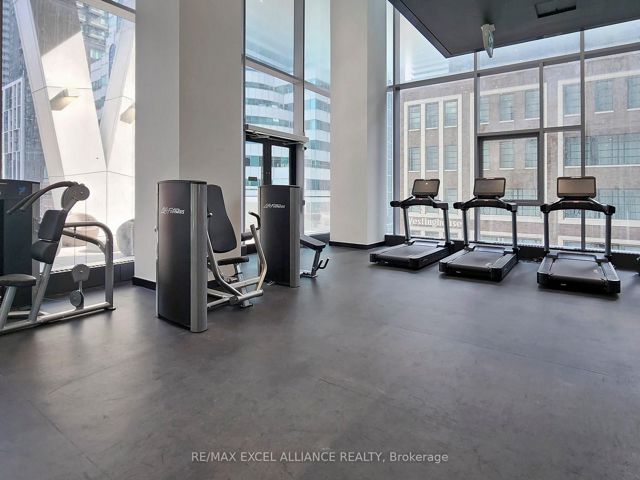 203 - 357 King St W