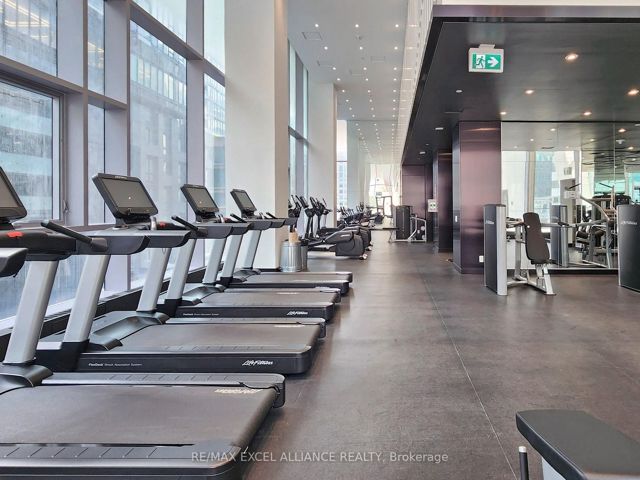 203 - 357 King St W