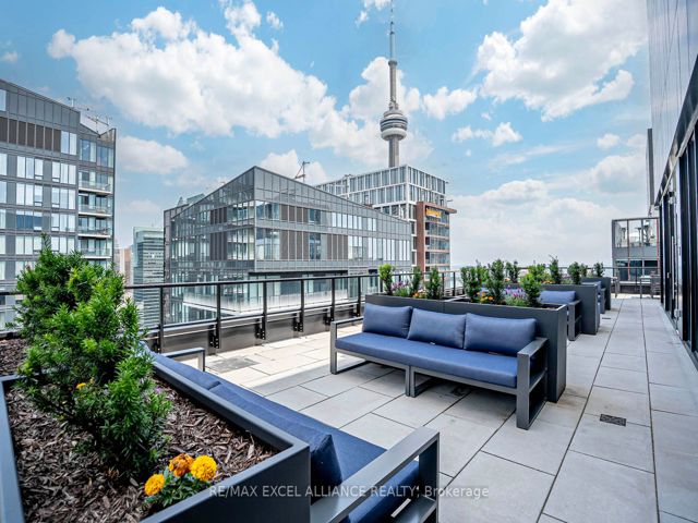 203 - 357 King St W