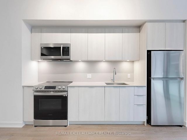 203 - 357 King St W