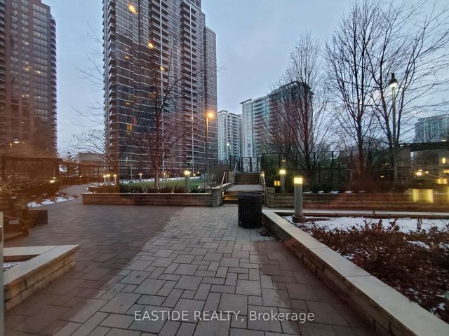 2305 - 2 Anndale Dr