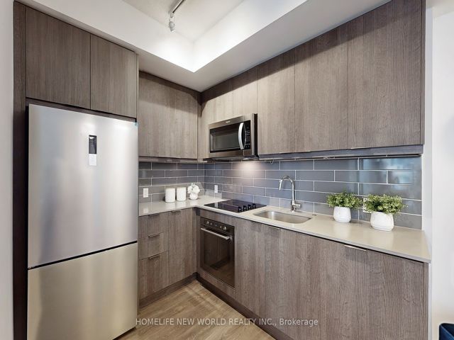 402 - 38 Forest Manor Rd
