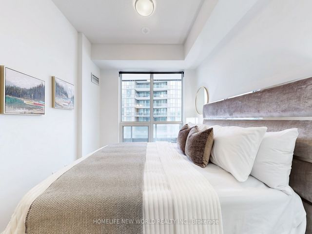 402 - 38 Forest Manor Rd