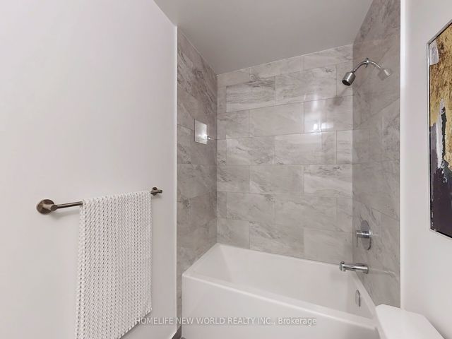 402 - 38 Forest Manor Rd