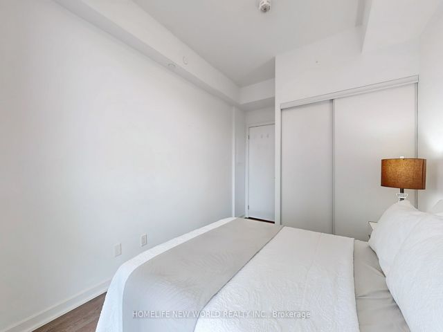 402 - 38 Forest Manor Rd