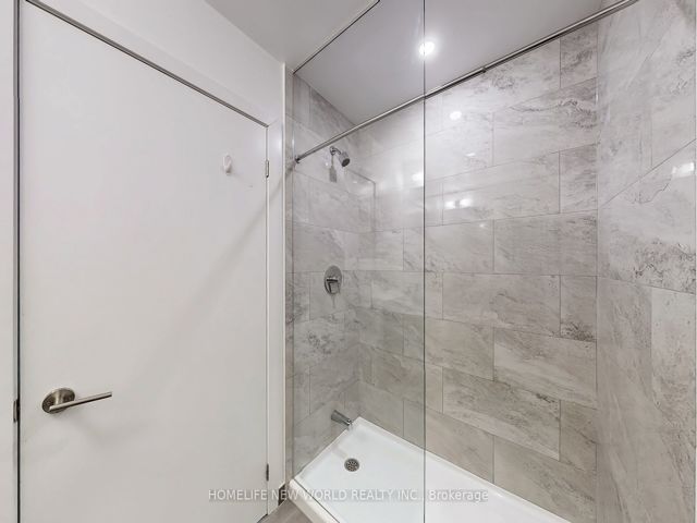 402 - 38 Forest Manor Rd