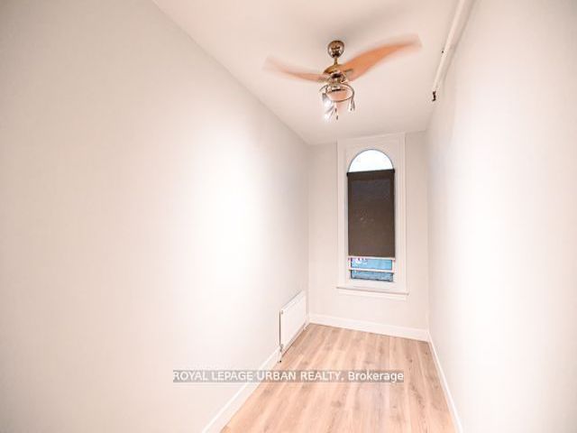 3 - 437 Spadina Ave