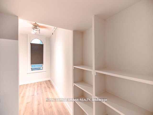 3 - 437 Spadina Ave