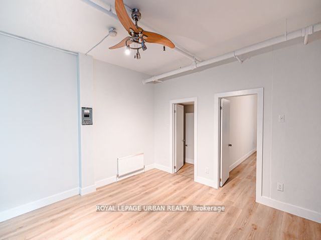 3 - 437 Spadina Ave