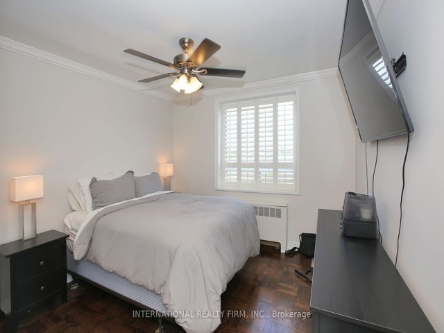 405 - 219 Wilson St