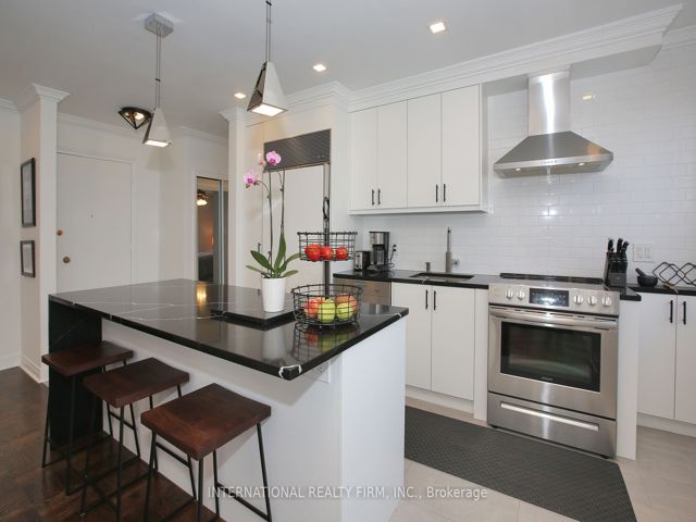 405 - 219 Wilson St