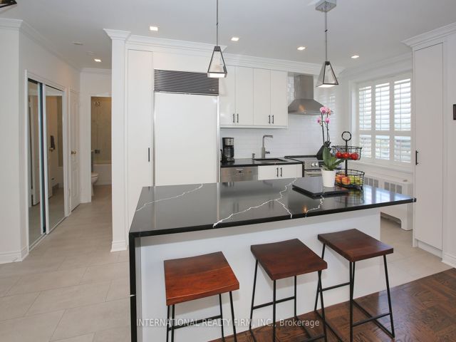 405 - 219 Wilson St