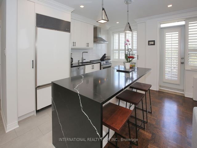 405 - 219 Wilson St