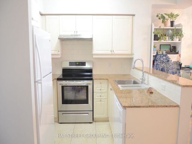 514 - 451 Rosewell Ave